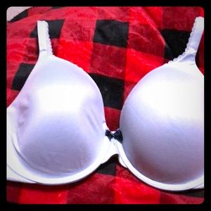 Victoria’s Secret Bra Lined Perfect coverage.